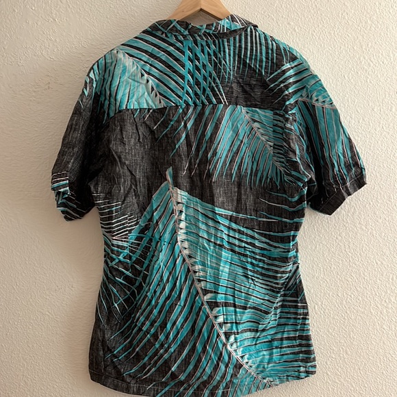 Vintage Men’s Hawaiian Shirt - Picture 5 of 6